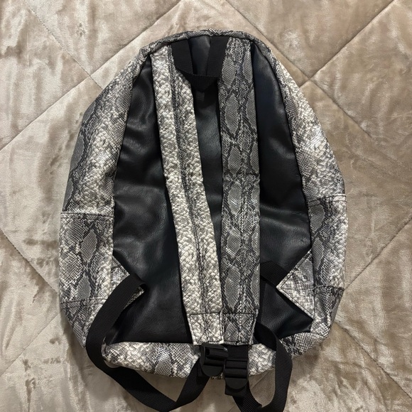 Snakeskin Pattern Backpack - Picture 2 of 2